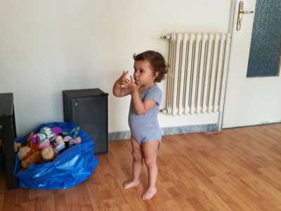...mentre Nagore � incerta su quale pupazzo scegliere